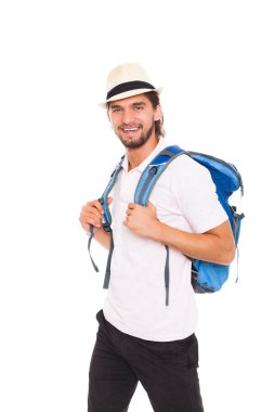 sırt çantası ile şapkalı adam