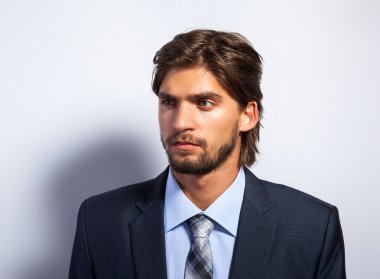 iş adamı yan görünüyor