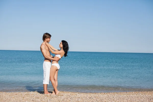 Pareja abrazando — Foto de Stock