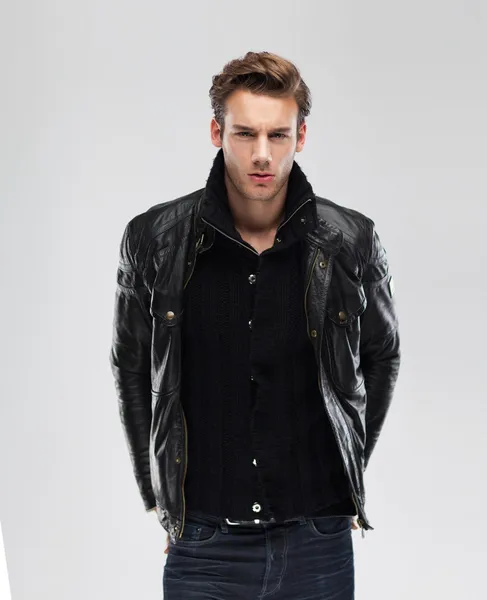 ciddi adam Giyim deri ceket