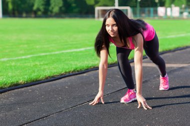 kadın üzerinde başlama pozisyonu