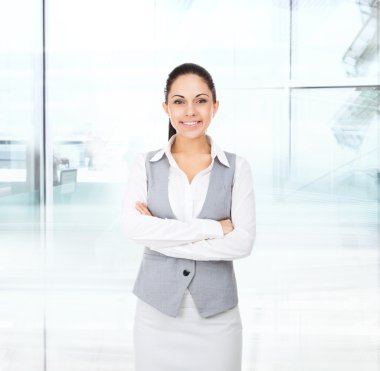 Elleri bağlı bir iş kadını.