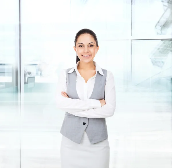 Empresaria con las manos dobladas — Foto de Stock