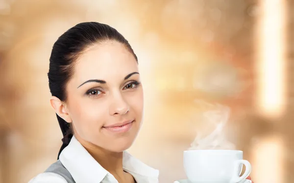 Mulher de negócios com xícara de café — Fotografia de Stock