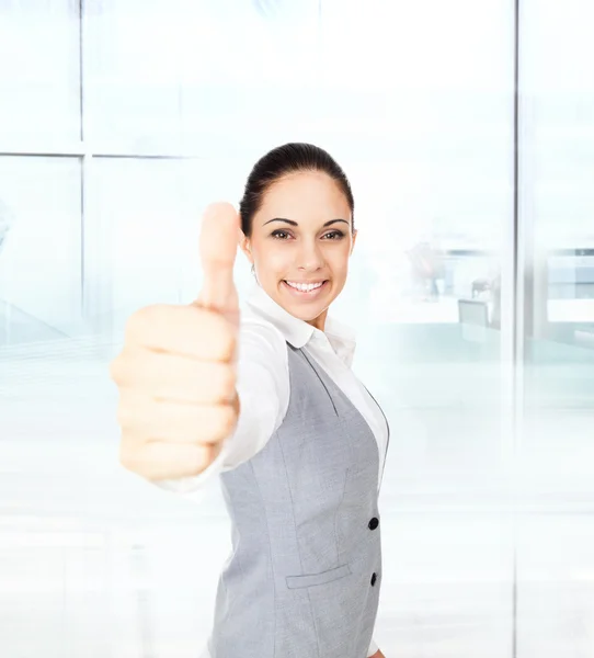 Business woman tummen upp gest — Stockfoto