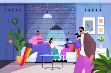 Eşcinsel aile, çocuklu erkek ebeveynler birlikte zaman geçiriyorlar transseksüel aşk LGBT topluluk konsepti