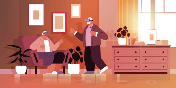 Senior par bär vr headset mor- och farföräldrar i digitala glasögon utforska virtuell verklighet interaktiva tjänster aktiv ålderdom — Stock vektor
