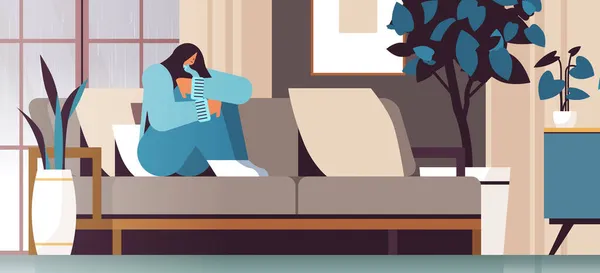 Olycklig deprimerad kvinna sitter på soffa flicka känsla desperat och ensam psykisk hälsa sjukdomar depression — Stock vektor