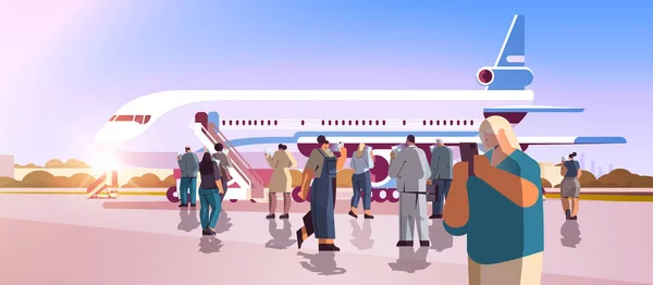 Adictos al uso de aparatos digitales pasajeros del aeropuerto activos en las redes sociales concepto de adicción digital — Vector de stock