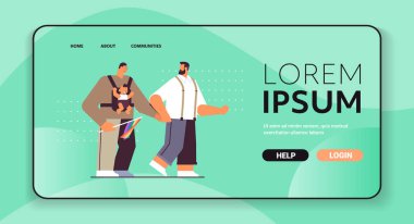 Erkek ebeveyn, küçük çocukla ayakta duruyor eşcinsel aile transseksüel aşk LGBT topluluk kavramı