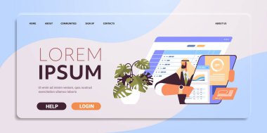 Arap işadamı tablet pc ekran çalışma süreci kavramının yatay verilerini analiz ediyor