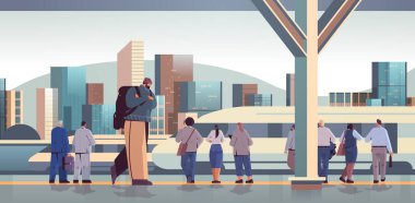 Depresyonda olan yorgun yolcu metro platformunda duran adam umutsuz ruh sağlığı hastalıkları depresyonu yaşıyor.