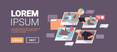 İş adamları video sırasında tartışıyor Arap iş adamları grubu sanal iletişim kuruyor