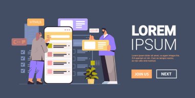 Web geliştiricileri çift akıllı telefon ekran geliştirme programı oluşturma yazılım ve programlama