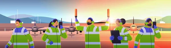 Aviation Marshallers Supervisors Team Uniform Fluglotsen Airline Arbeiter Signalwesten Professionelles — Stockvektor