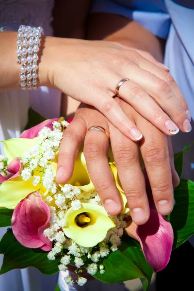 Mazzo di nozze in mano — Foto Stock