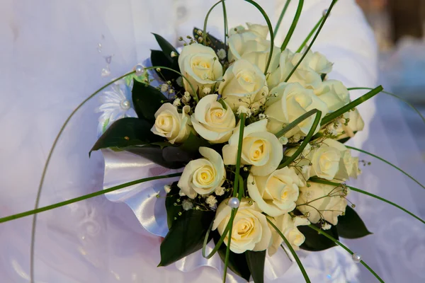 Buquê de casamento em uma geada . — Fotografia de Stock