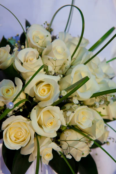 Wedding bouquet on a frost. — Stock Photo, Image