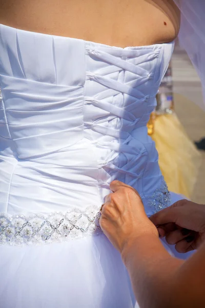 Λευκό φόρεμα της νύφης. — Φωτογραφία Αρχείου