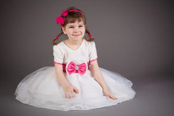 Niña en un vestido — Foto de Stock