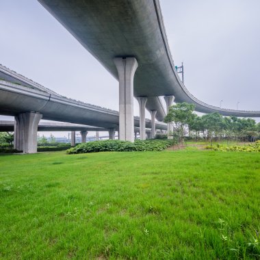 Üstgeçit Köprüsü