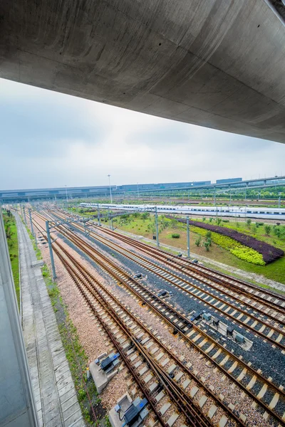 Caminho de ferro para estação — Fotografia de Stock