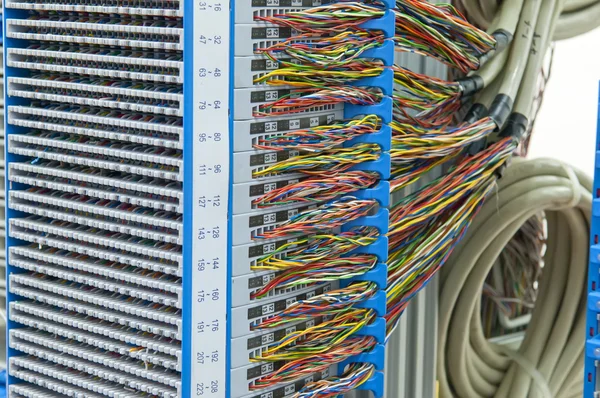 Sala server di comunicazione e rete internet — Foto Stock