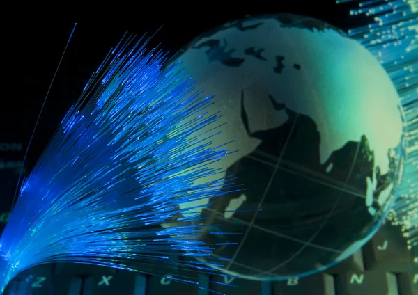 Estilo de tecnología de mapa mundial contra fondo de fibra óptica —  Fotos de Stock