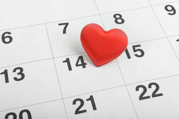 Valentine Concept, Red heart on calendar — Stock Photo, Image