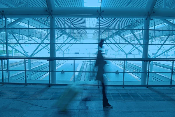 Passeggero nella stazione della metropolitana — Foto Stock