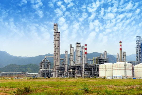 Gaz işleme fabrikası. Gaz ve petrol sanayiinin manzarası
