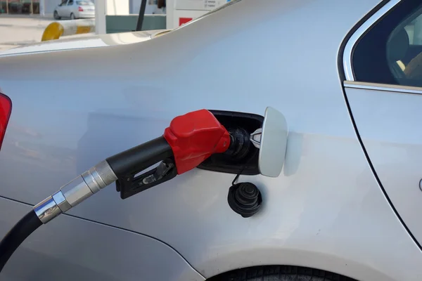Napełnij paliwo na stacji benzynowej — Zdjęcie stockowe