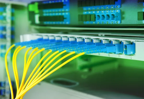 Överföring av optisk fiber informationsteknik. — Stockfoto