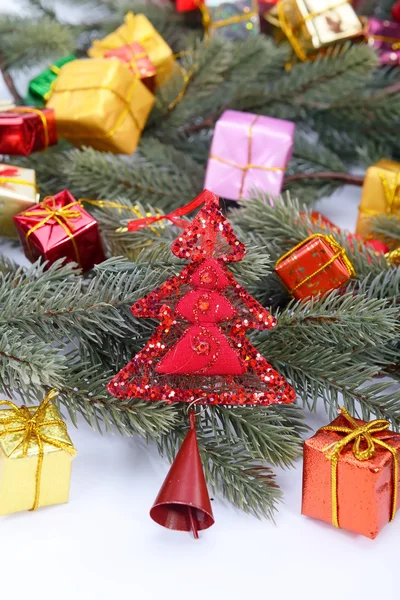 Roter Weihnachtsbaum — Stockfoto