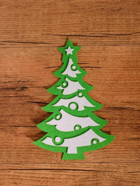 Árbol de Navidad decoración sobre fondo de madera — Foto de Stock