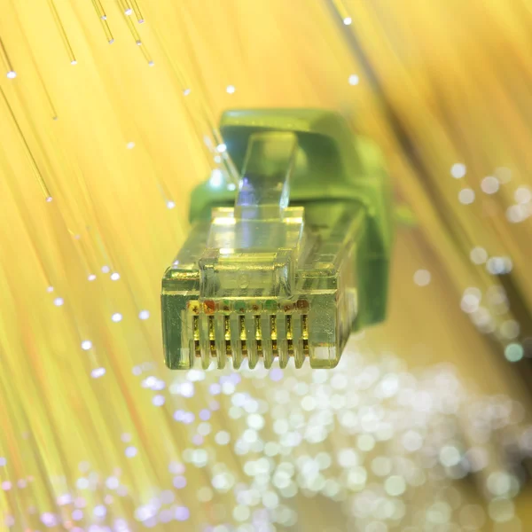 Cable de red con fondo de color de alta tecnología —  Fotos de Stock