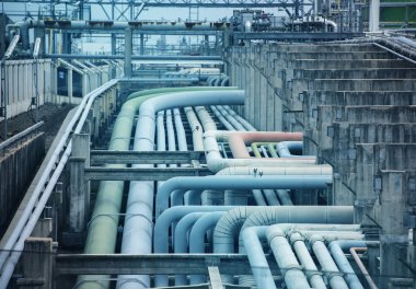 Gaz işleme fabrikası. Gaz ve petrol sanayiinin manzarası