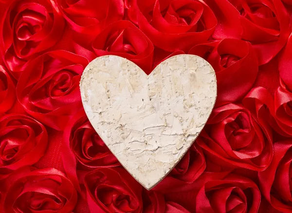 Love forever. Heart shape make of tree bark — Stock Photo, Image