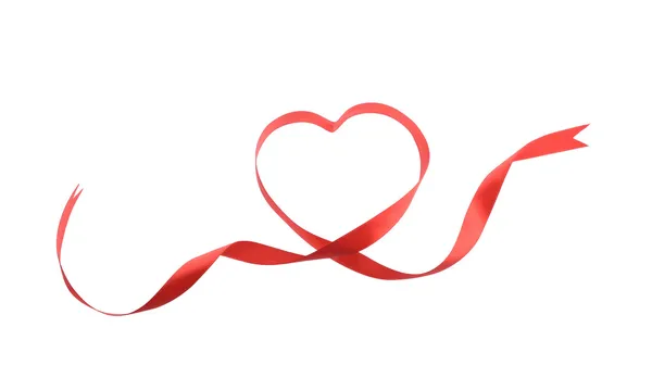 Κορδέλα κόκκινη καρδιά που απομονώνονται σε λευκό φόντο — Φωτογραφία Αρχείου