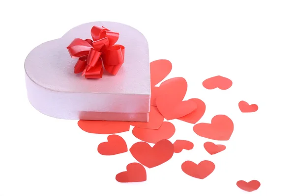 Regalo di San Valentino con nastro e cuore a forma di bianco — Foto Stock