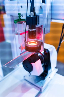 Sektör 4.0 ve teknoloji konsepti için imalat endüstrisinde otomatik görüş sensörü kamera sistemi