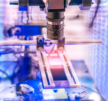 Sektör 4.0 ve teknoloji konsepti için imalat endüstrisinde otomatik görüş sensörü kamera sistemi