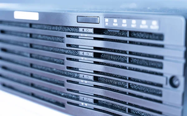 Pannello Server Moderni Nel Data Center Verticale — Foto Stock