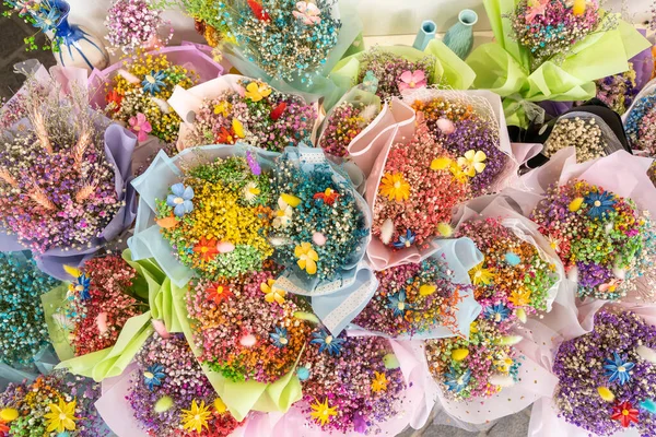 Piękny Bukiet Mieszanych Cyganek Babys Oddech Kwiaty — Zdjęcie stockowe
