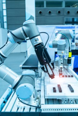 Sektör 4.0 ve teknoloji konsepti için imalat endüstrisinde otomatik görüş sensörü kamera sistemi