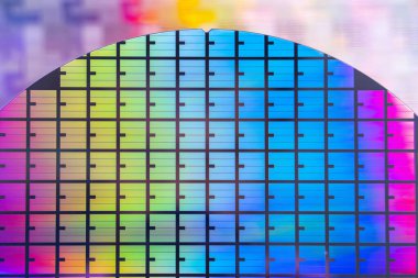 Elektronikte entegre devrelerin üretimi için kullanılan mikroçipli Silikon Wafer.