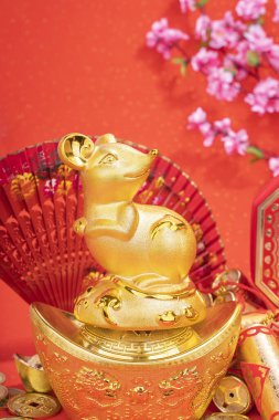 Geleneksel Çin altın sıçanı heykeli, Çince karakter çevirisi: yeni yıl için iyi şanslar