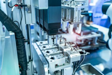 Otomatik kavrama ve akıllı robot akıllı fabrika, endüstri 4.0 ve teknoloji üzerinde çalışıyor.