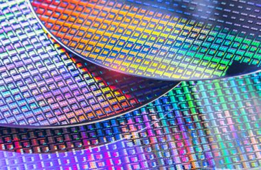 Elektronikte entegre devrelerin üretimi için kullanılan mikroçipli Silikon Wafer.
