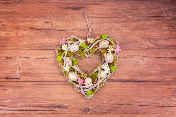 Пасхальные Яйца Ветви Весенние Листья Форме Сердца Цветочный Венок Пасху — стоковое фото
